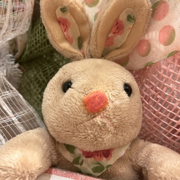 EASTER WREATH Spring Wreath with removable bunny! Victorian vibe with soft color - Picture 3 of 9